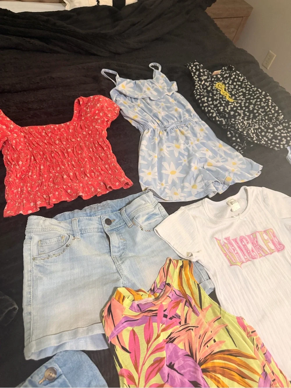 Girls summer clothes old navy, target, etc 15 pieces all medium or size 8